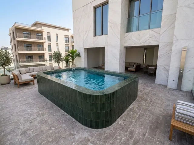 Remplacer une piscine hors-sol par une solution polyester